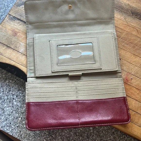 Liz Claiborne Wallet - Picture 3 of 5